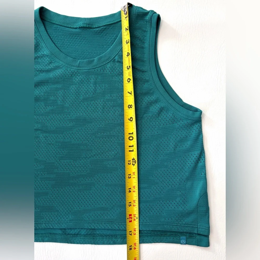 Lululemon Women’s Crop Top Train to Be Tank Dot Camo Teal Lagoon size 6